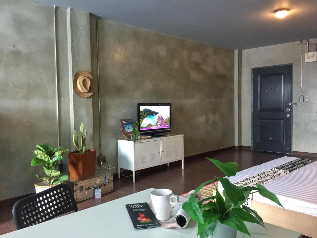 Хостел Five Stars Ratchada 19 Бангкок Екстер'єр фото