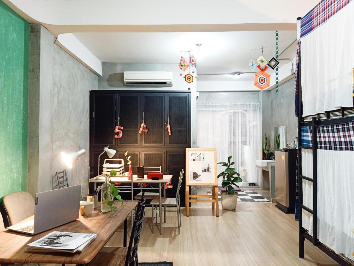 Хостел Five Stars Ratchada 19 Бангкок Екстер'єр фото